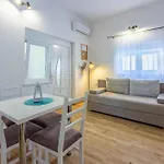 In 42648 Apartment *