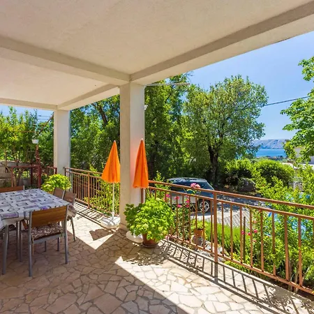 Apartment In 42648 Novi Vinodolski