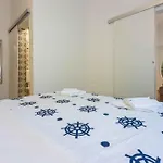 شقة In 42648 *
